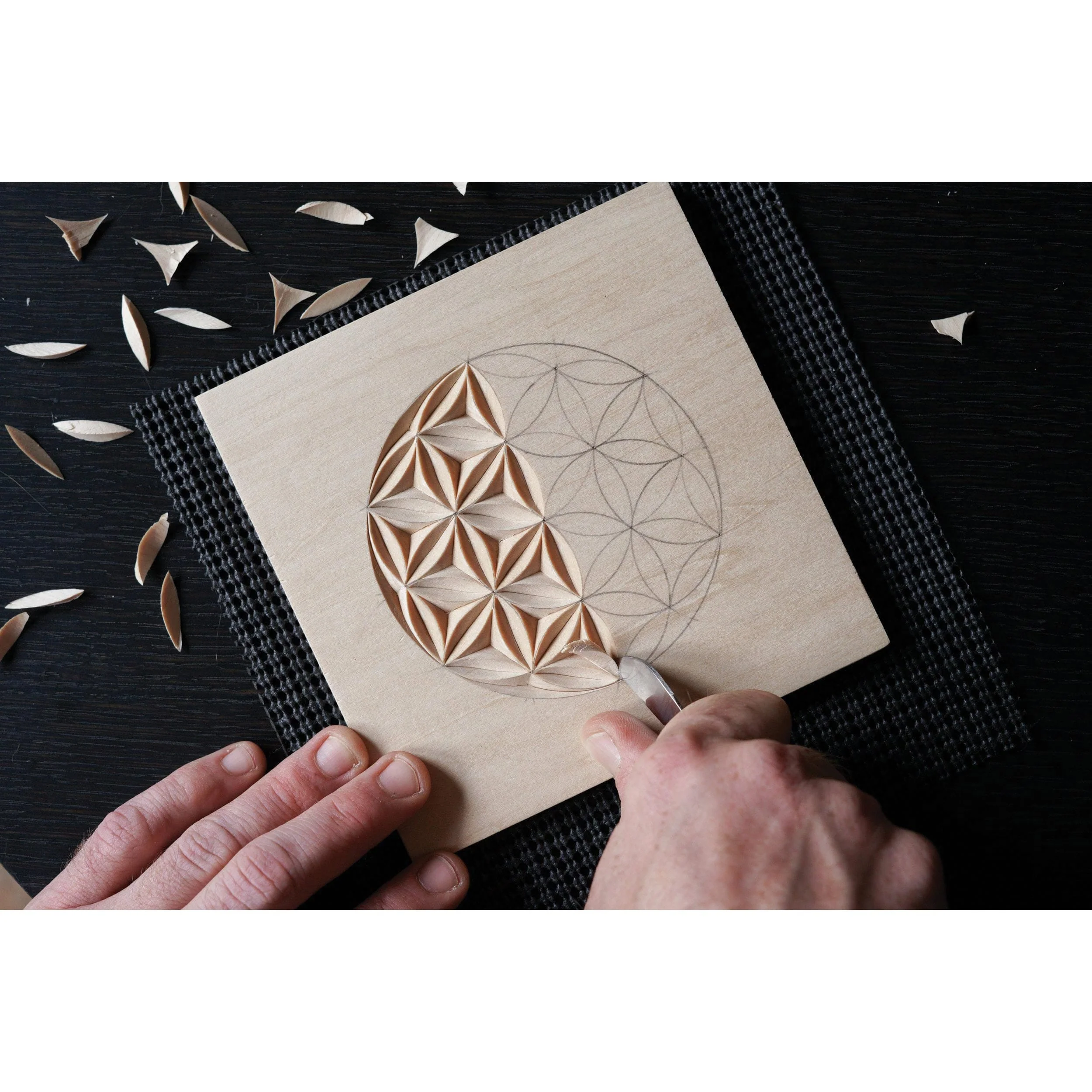 Chip Carving - Techniques for Carving Beautiful Patterns by Hand - Image 5