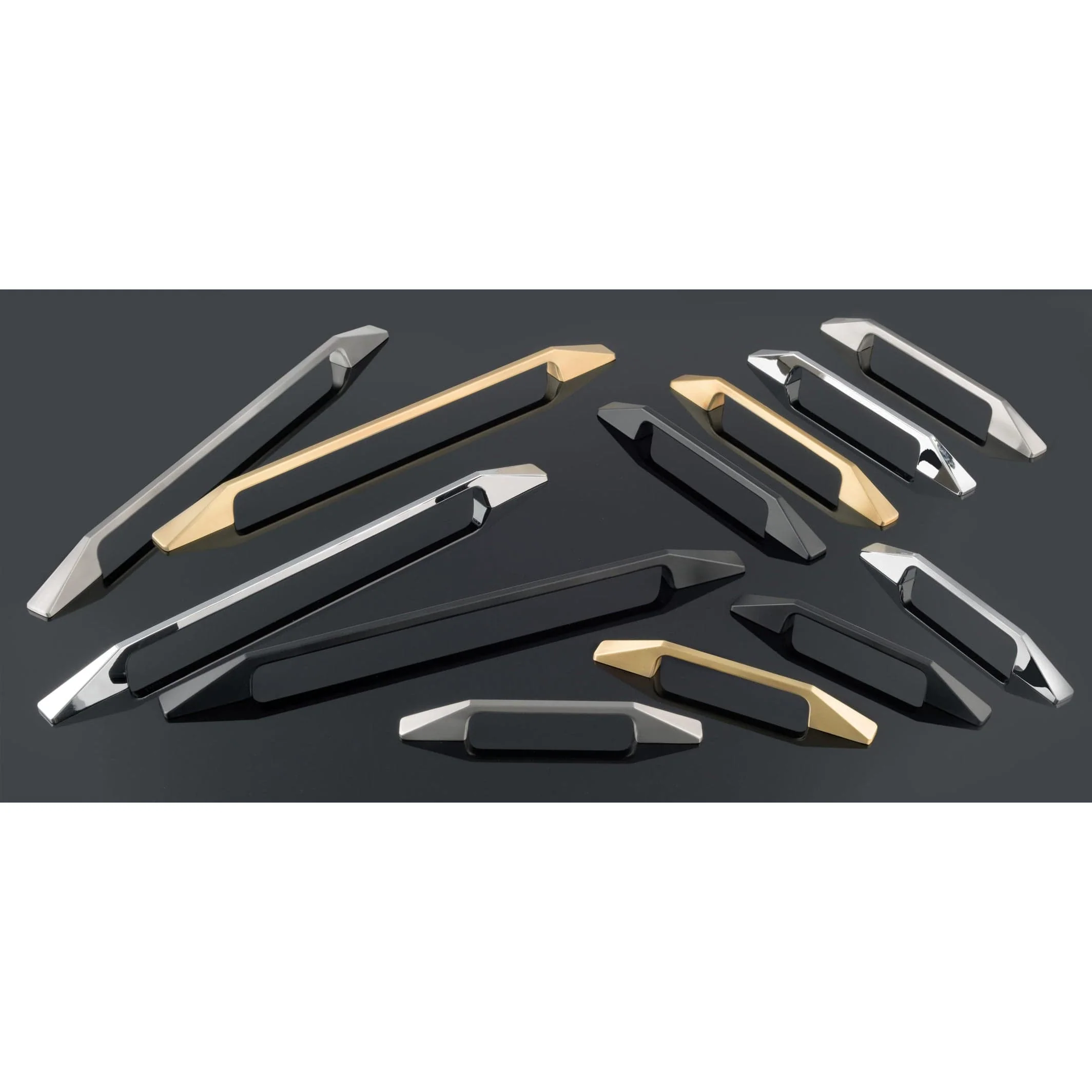 Contemporary Pull, 5-1/16" Center-to-Center, Satin Brass - Image 4