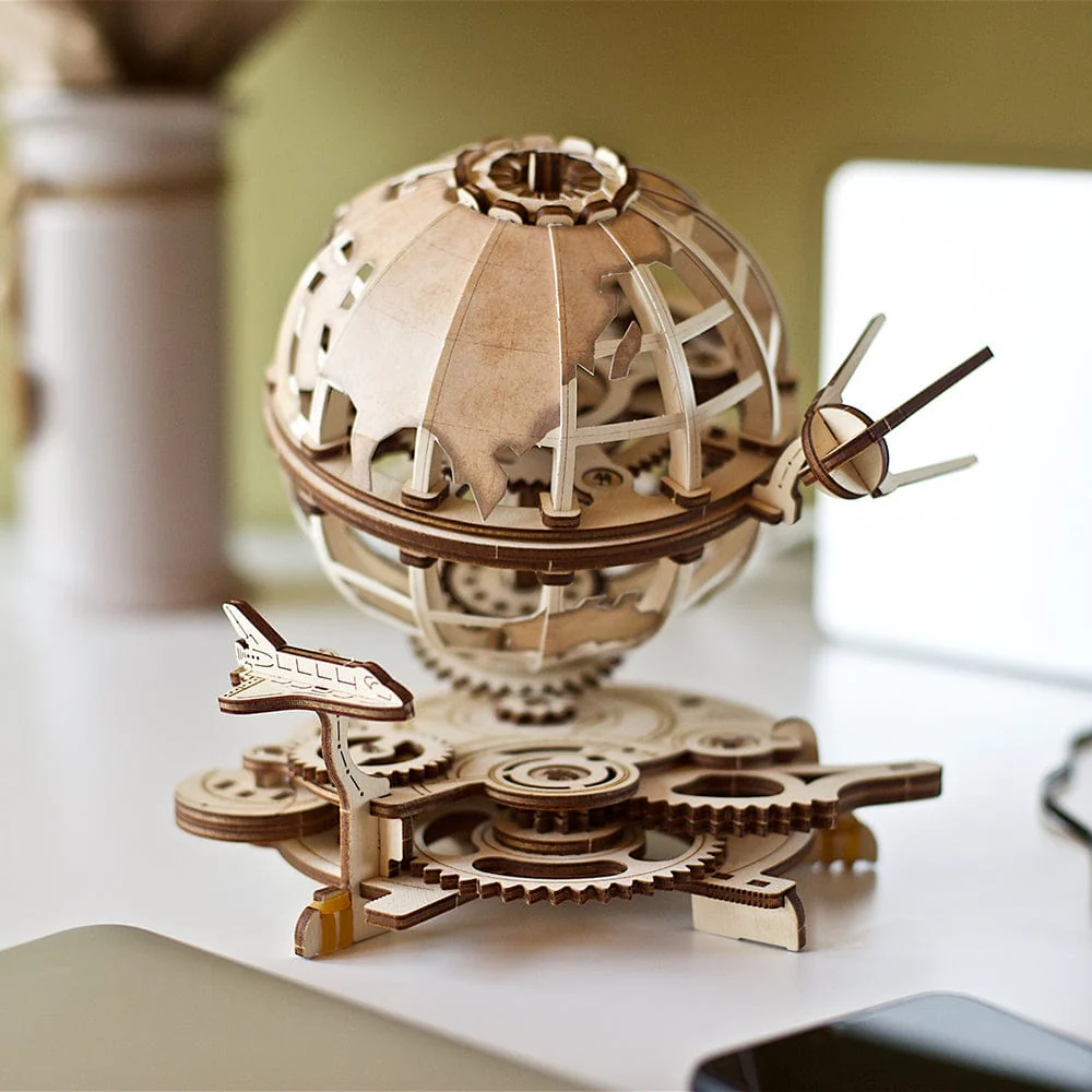 Globe Wooden Craft Kit - Image 3